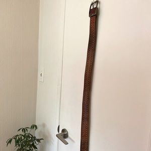 Vintage women’s leather belt